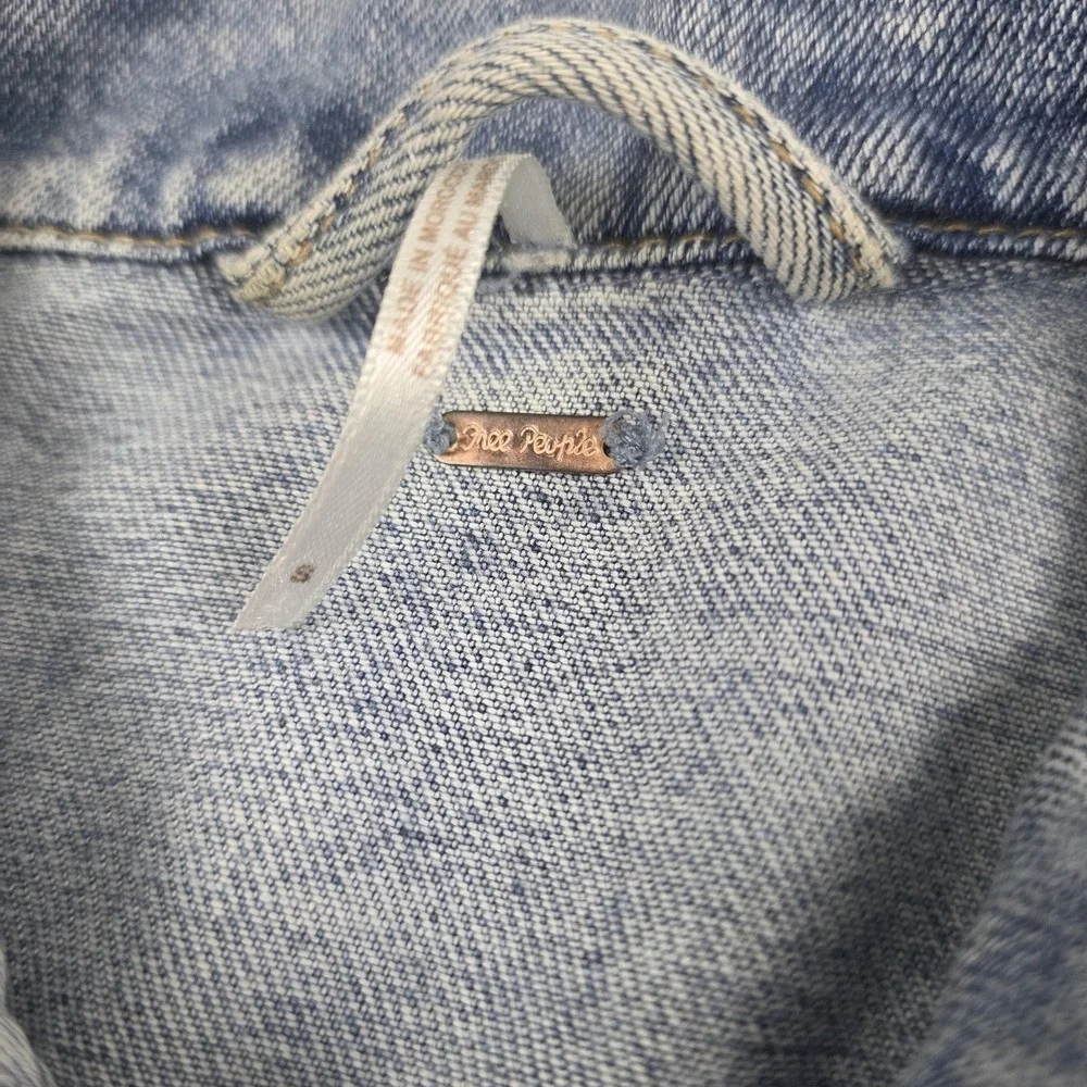 Free People Jacket Womens Small Blue Denim Cropped Trucker Button Front - Picture 2 of 13